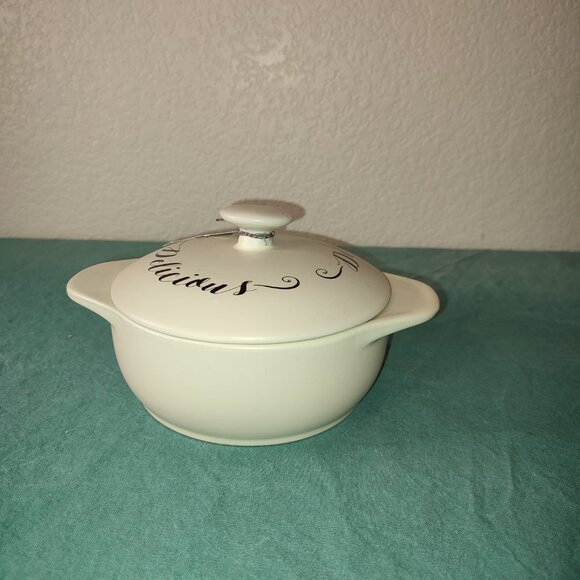 Delicious Ceramic Pot with Lid farmhouse cottage core granny chic Grandma core - Picture 2 of 8